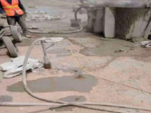 湾里水泥混凝土路面板底注浆技术 路面脱空注浆整治方案